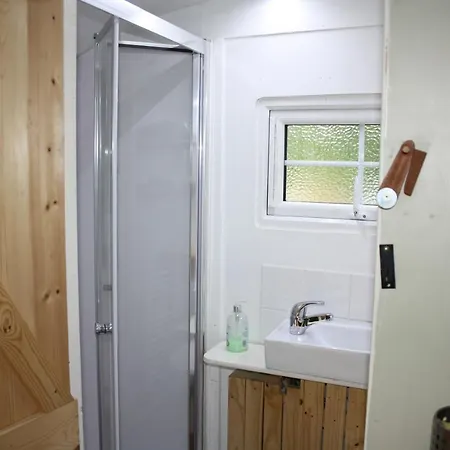 The Squirrels Drey Shepherds Hut Дом отдыха Cowling